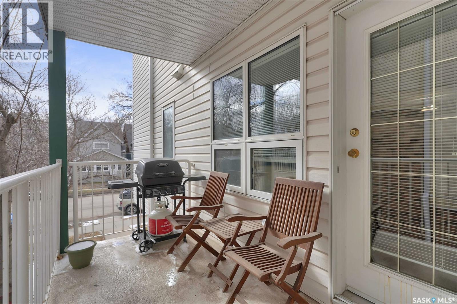 #208 2203 Angus STREET - 18