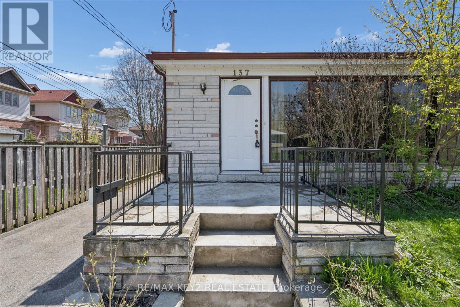 137 NEWLANDS AVENUE - 2