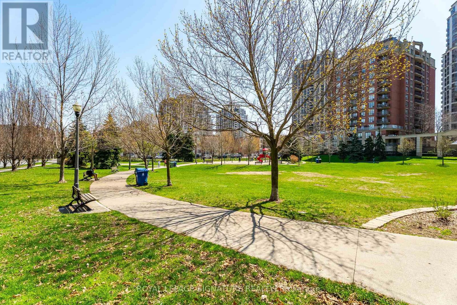 #278 3 EVERSON DRIVE - 23