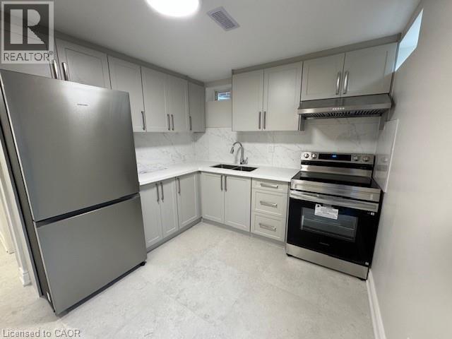 208 PINEGLEN Crescent Unit# Lower, Kitchener, Ontario, N2R0G2 — Photo 2