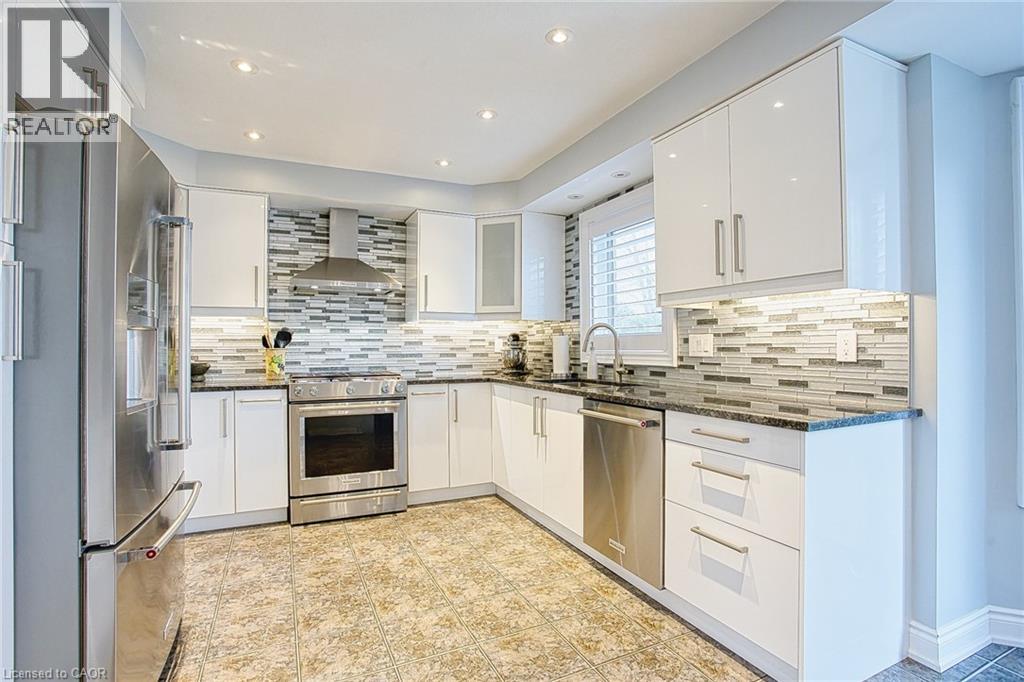 5 SHETLAND Drive, Waterdown, Ontario, L8B0N9 — Photo 9
