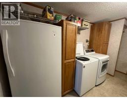 Eat in kitchen - 452 1st Street Sw, Falher, AB T0H1M0 Photo 7