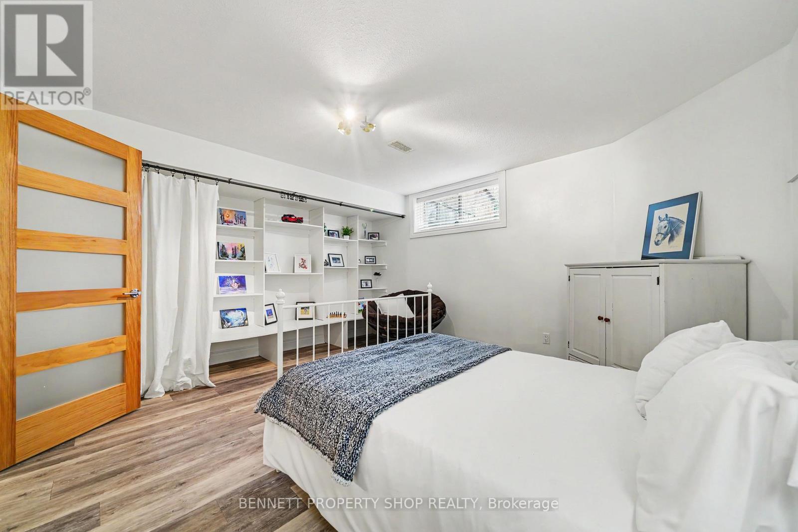 33 D'ARCYS WAY - 32