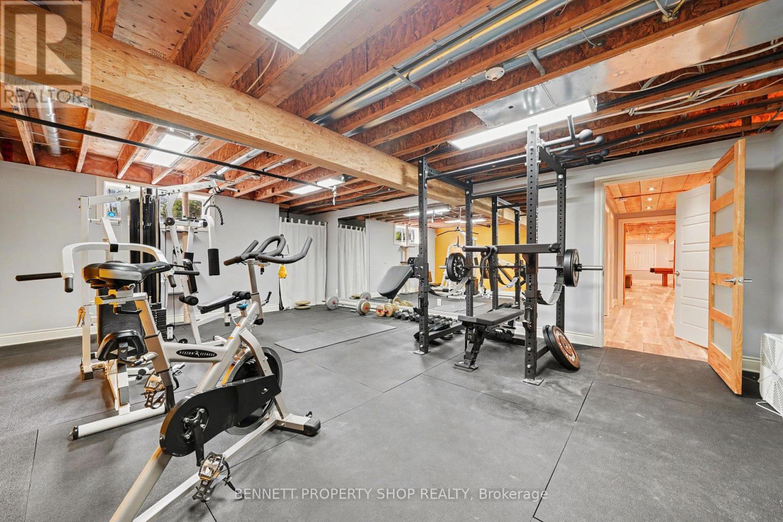 33 D'ARCYS WAY - 36