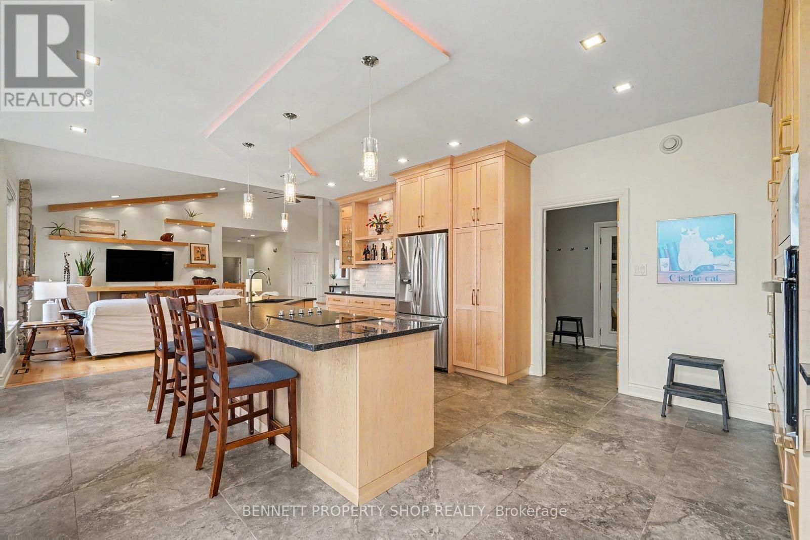 33 D'ARCYS WAY - 9