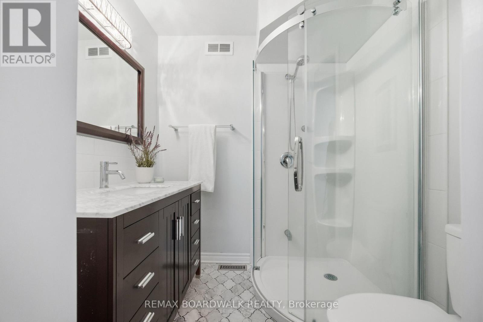 33 TREELAWN BOULEVARD - 21