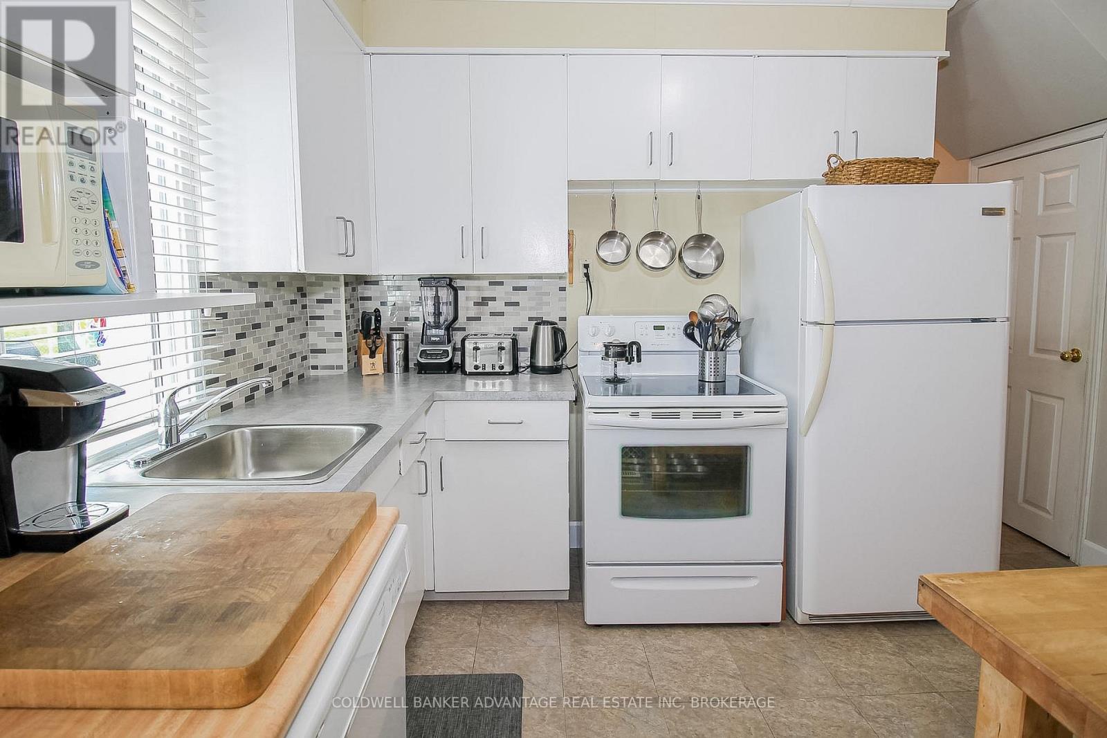 628 CLARE AVENUE - 10