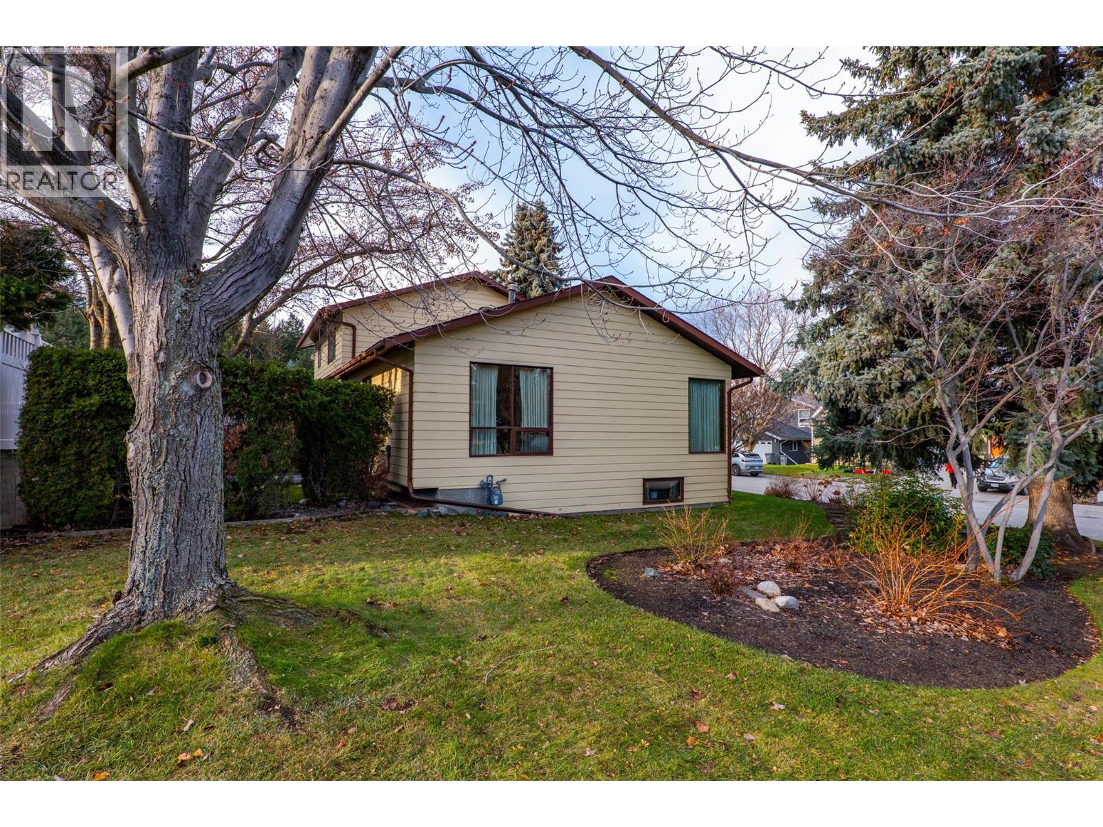 1879 Sedgewick Drive - 28