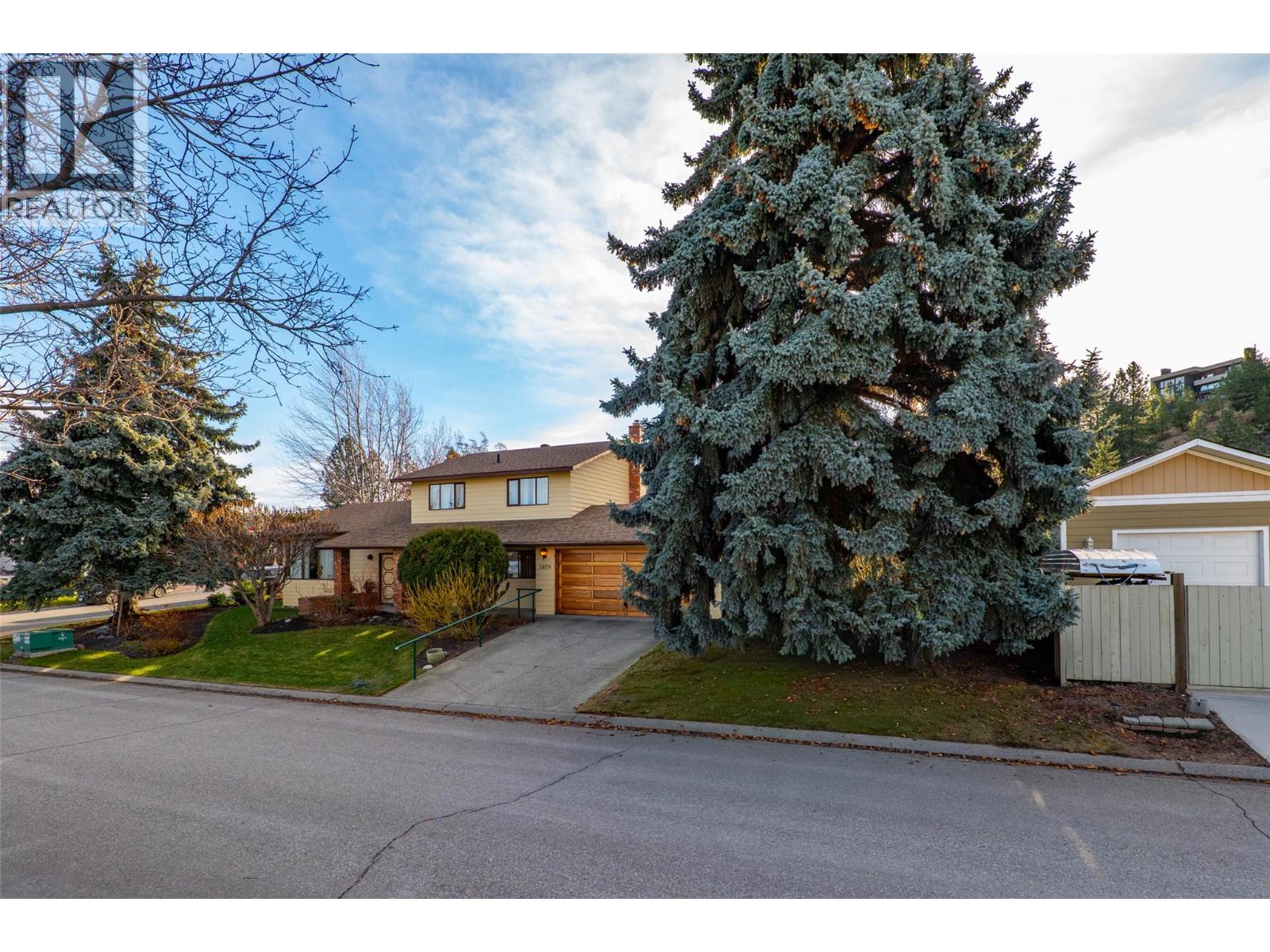 1879 Sedgewick Drive - 35