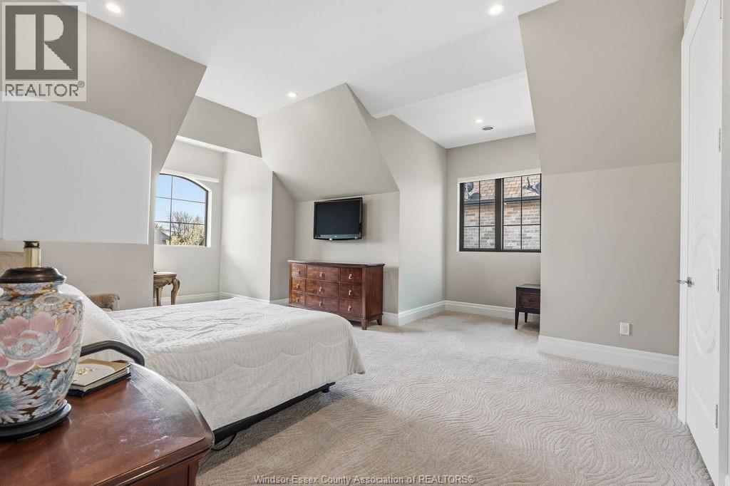 346 JORDAN LANE - 44