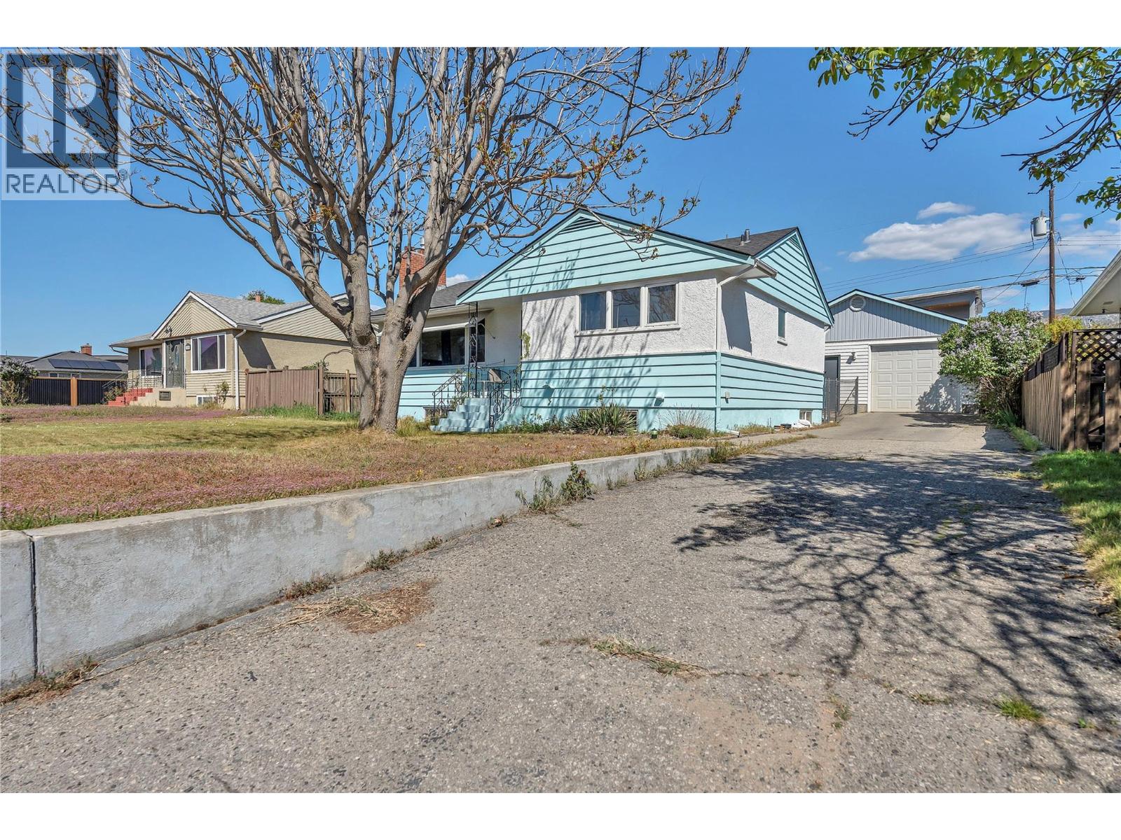 1412 Manitoba Street - 2