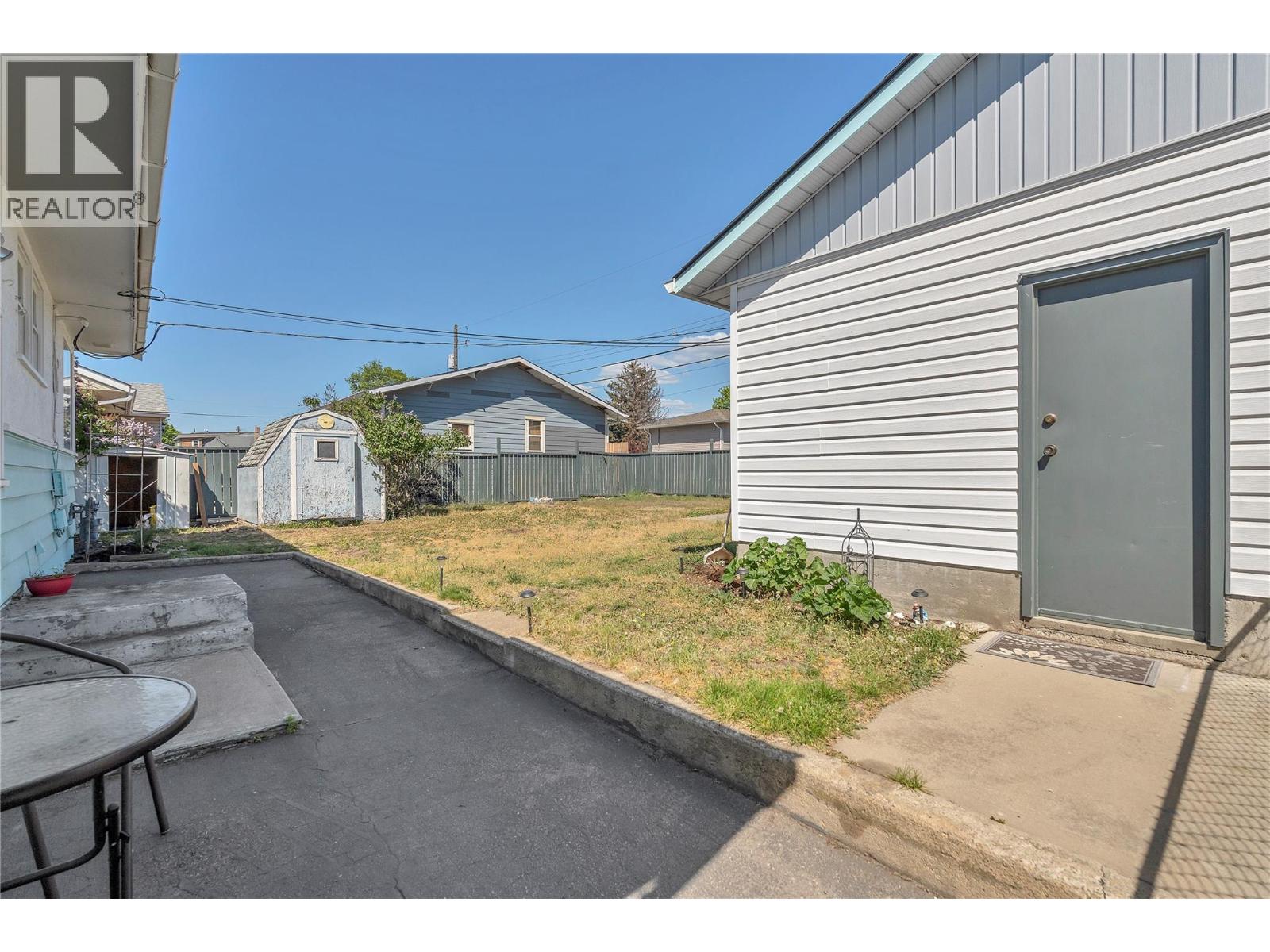 1412 Manitoba Street - 32