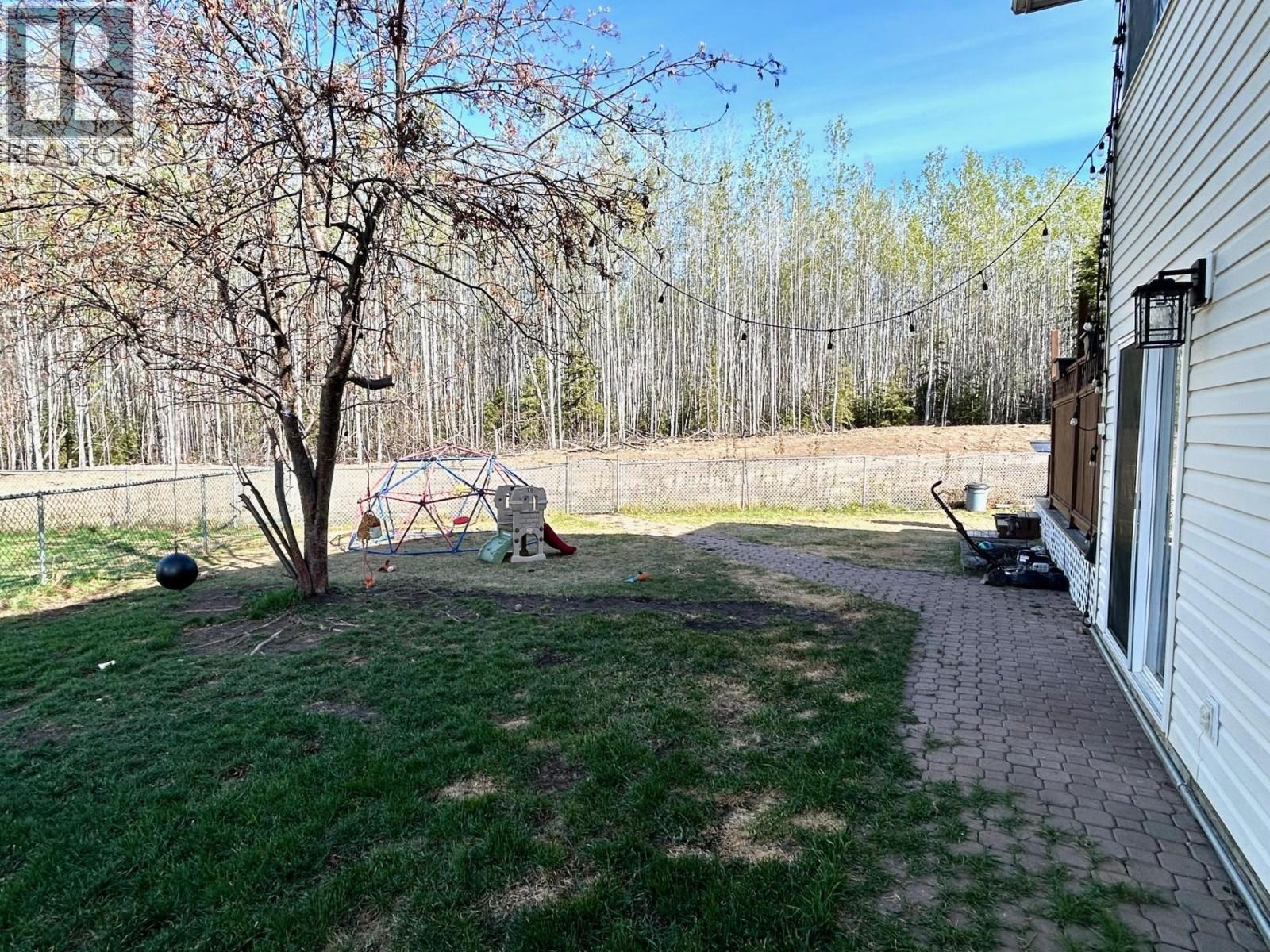 5604 MINNAKER CRESCENT, Fort Nelson