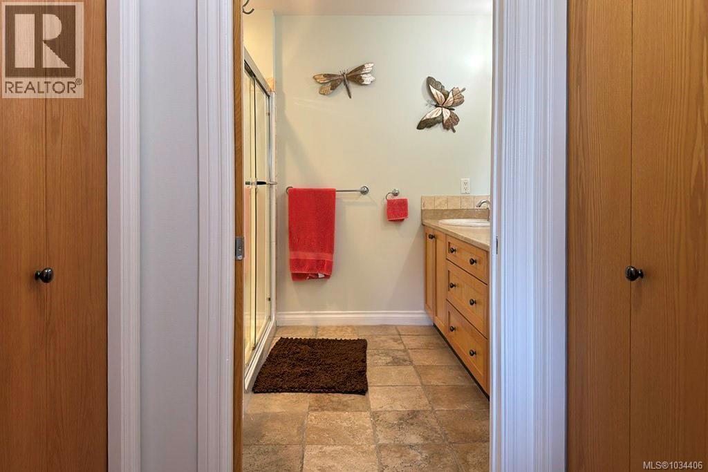 305 2676 Island Hwy S, Campbell River
