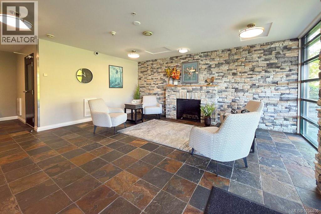 305 2676 Island Hwy S, Campbell River