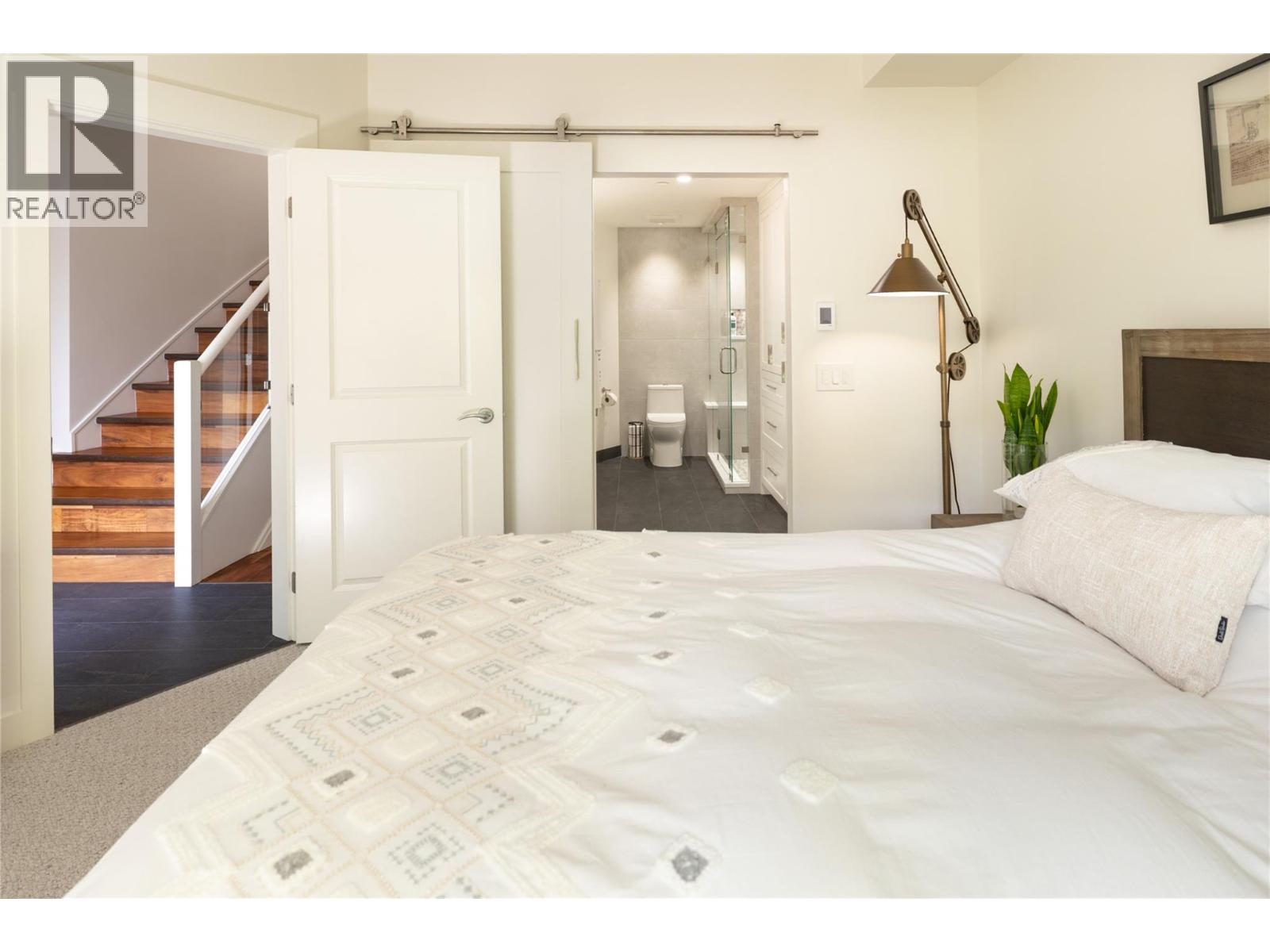 #116 2901 Abbott Street - 24