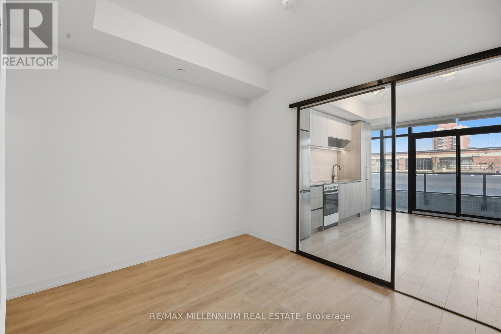 #314 181 STERLING ROAD - 12