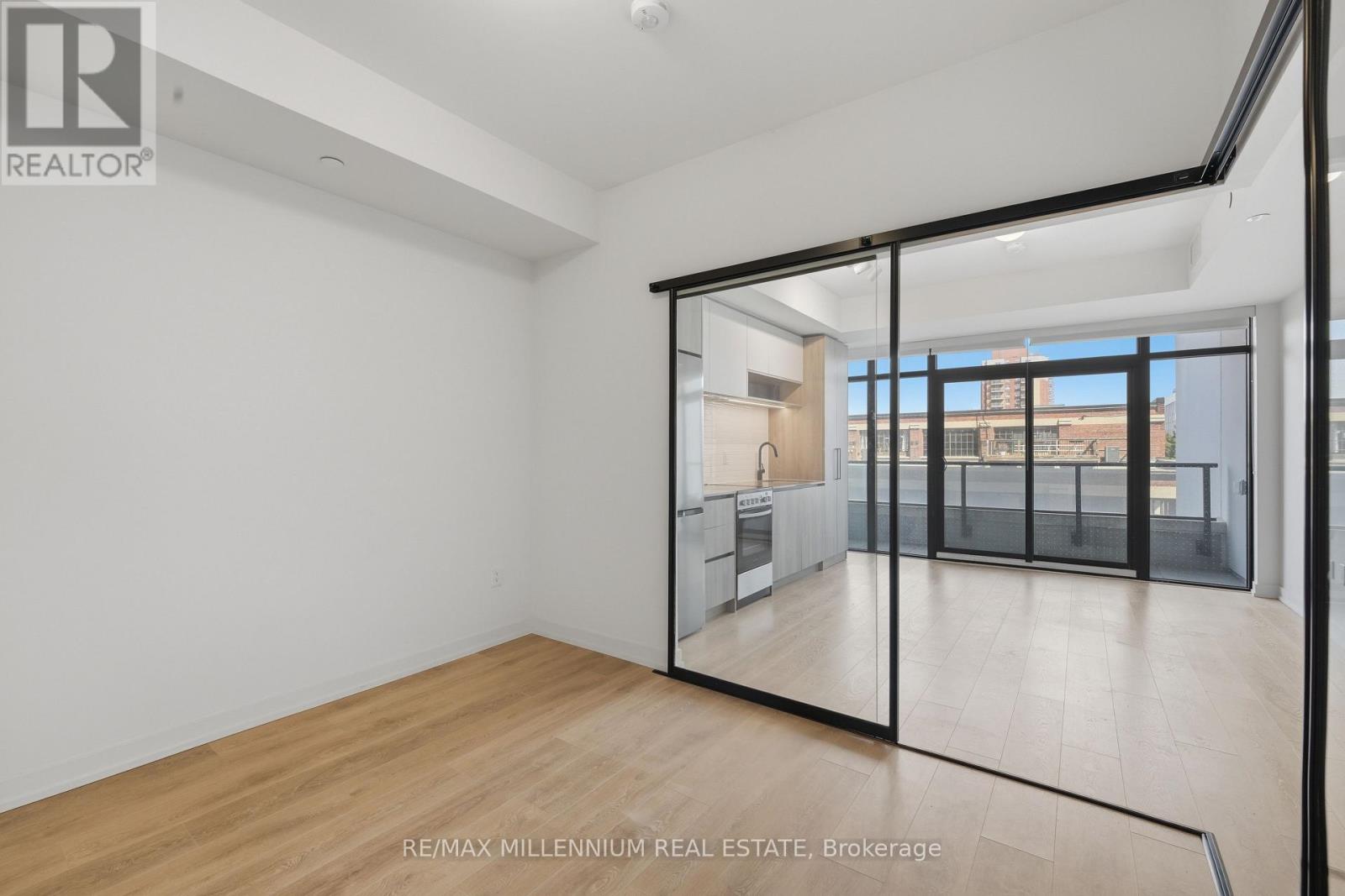 #314 181 STERLING ROAD - 14