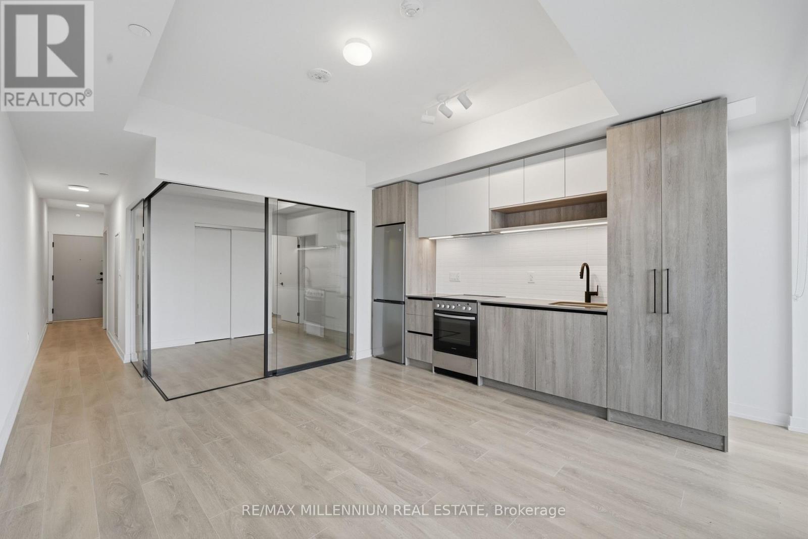 #314 181 STERLING ROAD - 7
