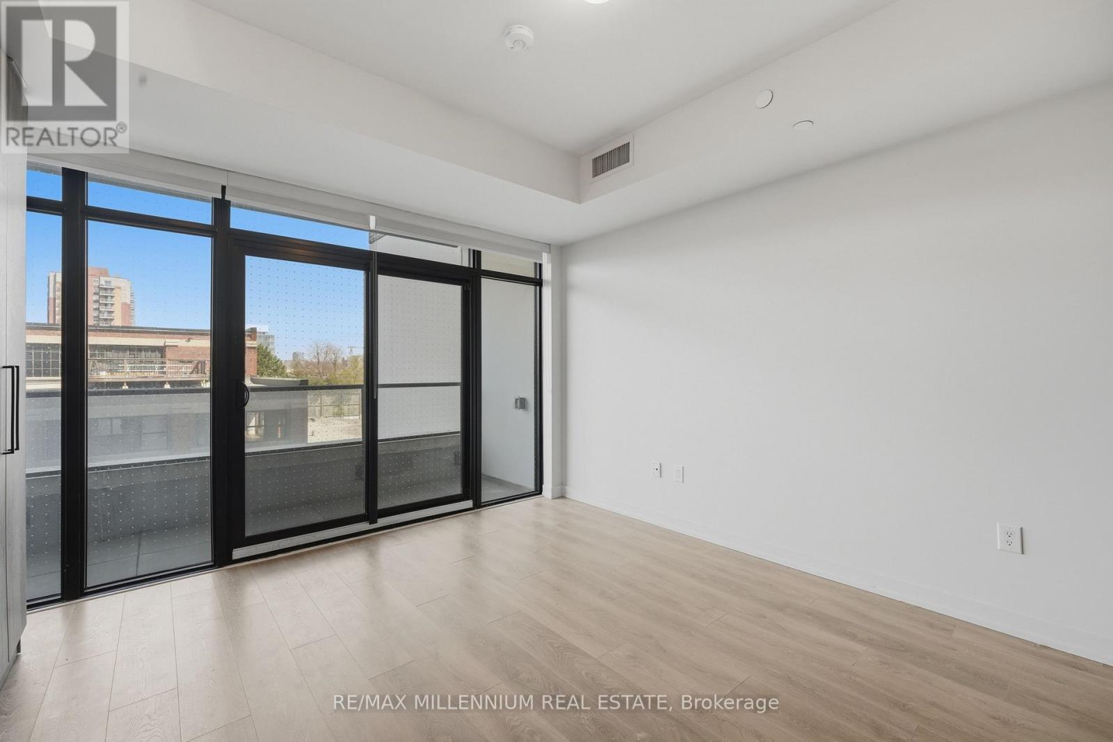 #314 181 STERLING ROAD - 9
