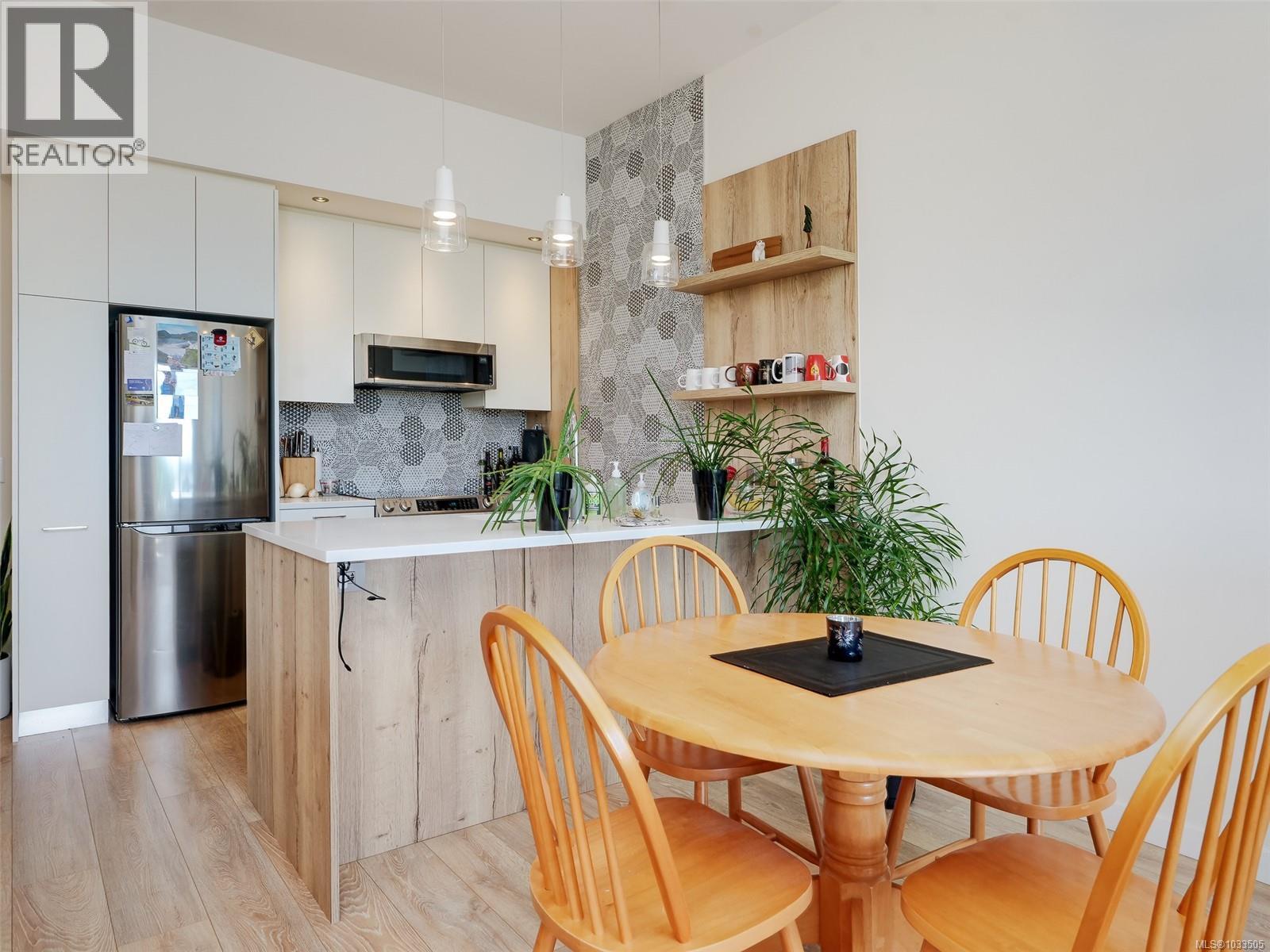 404 1588 North Dairy Road, Saanich