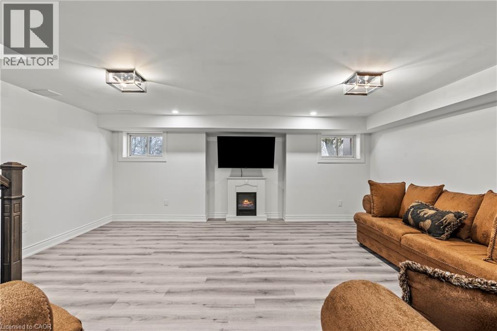 1576 WOODBURN Road - 27
