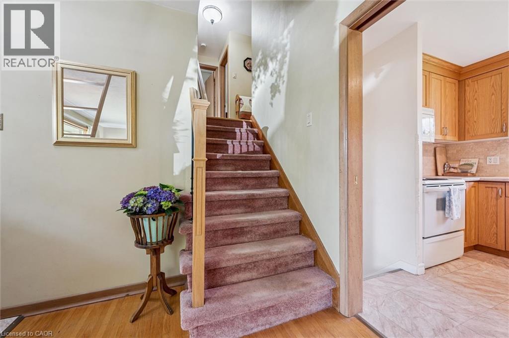 39 CHARLOTTE Crescent, Kitchener, Ontario, N2B2K2 — Photo 17