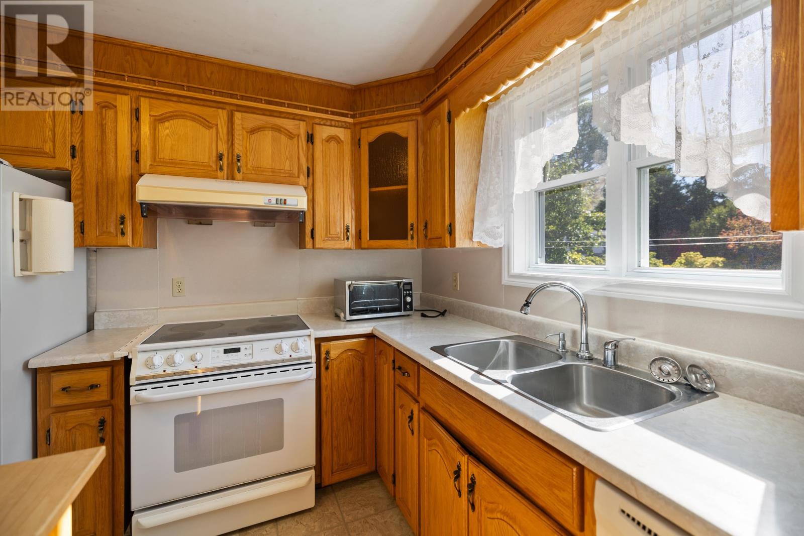 633 Queen Street - 13