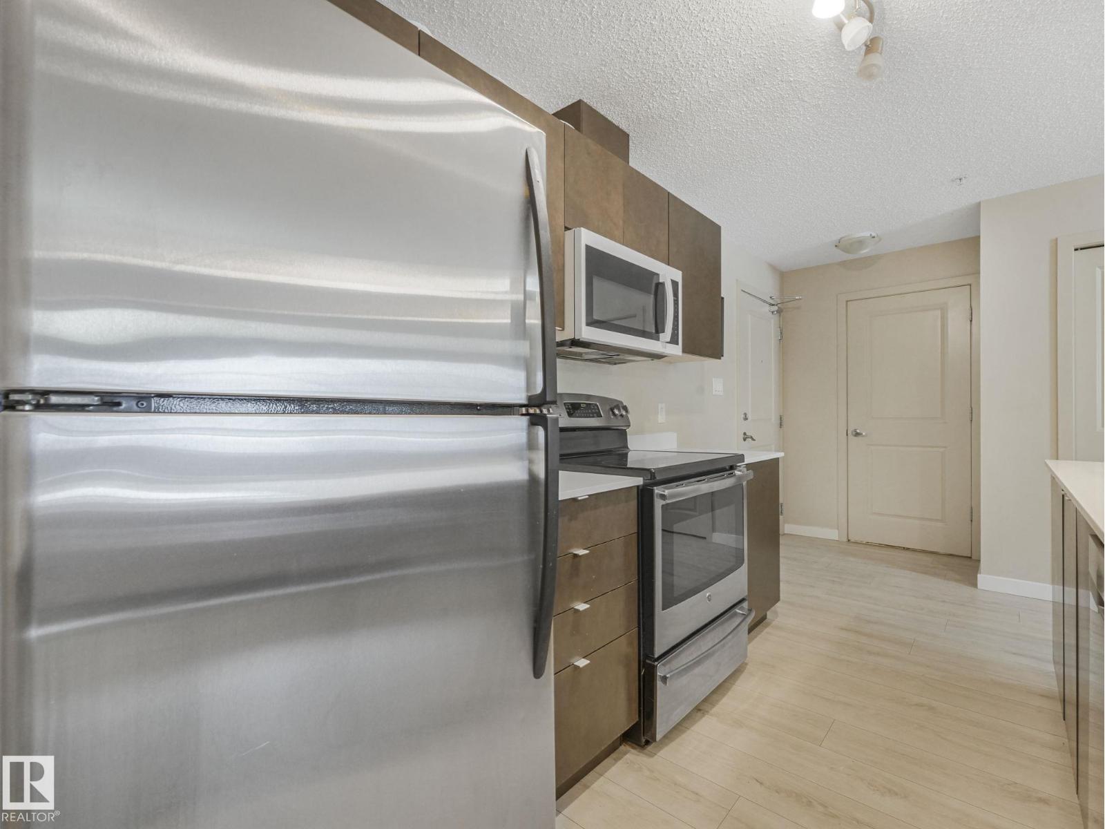 #110 508 ALBANY WY NW - 4