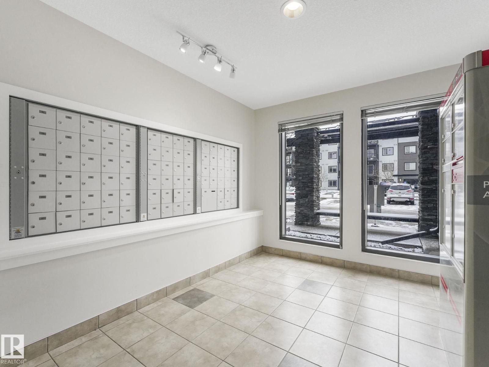 #110 508 ALBANY WY NW - 34