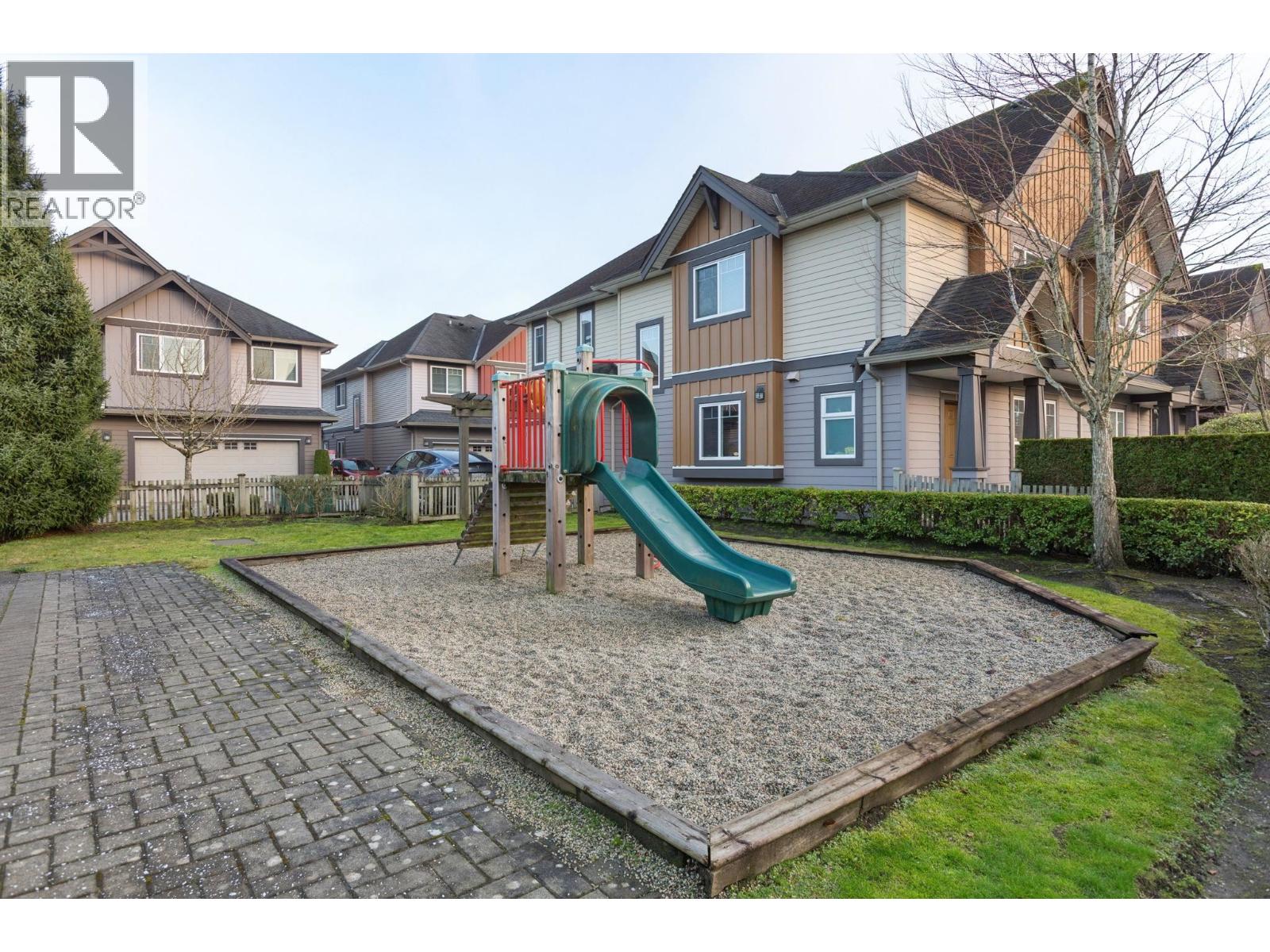 15 9699 SILLS AVENUE, Richmond