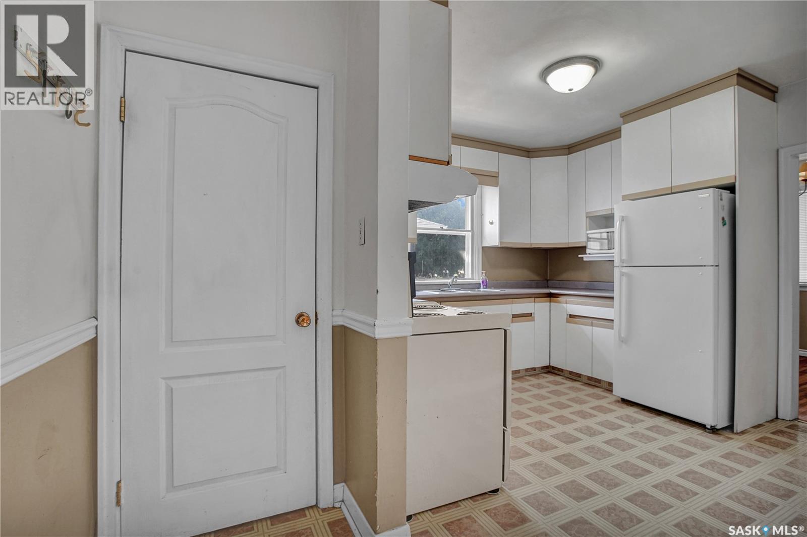 1328 Main STREET - 8