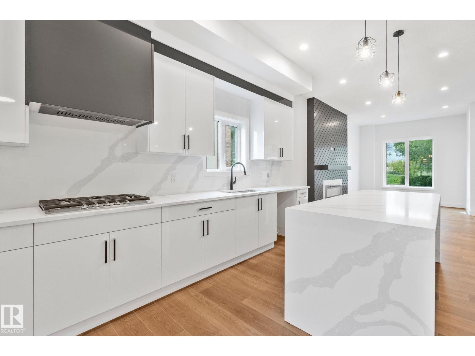 11036 128 ST NW - 4