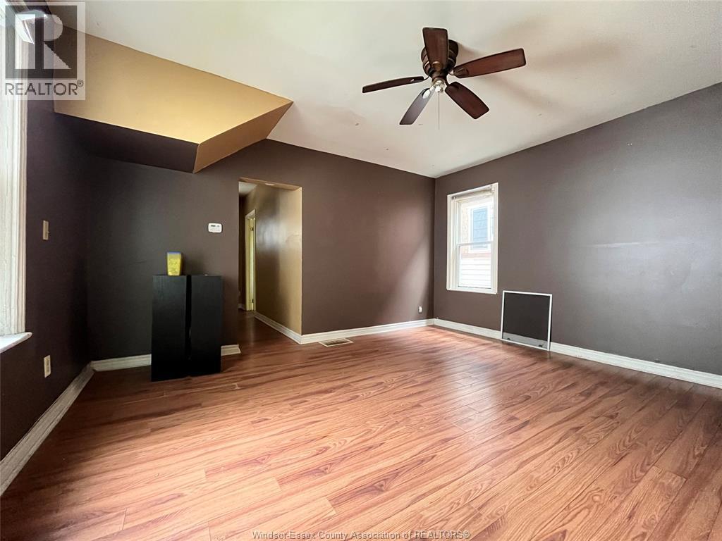 383 BRIDGE, Windsor, Ontario, N9B2M3 — Photo 5