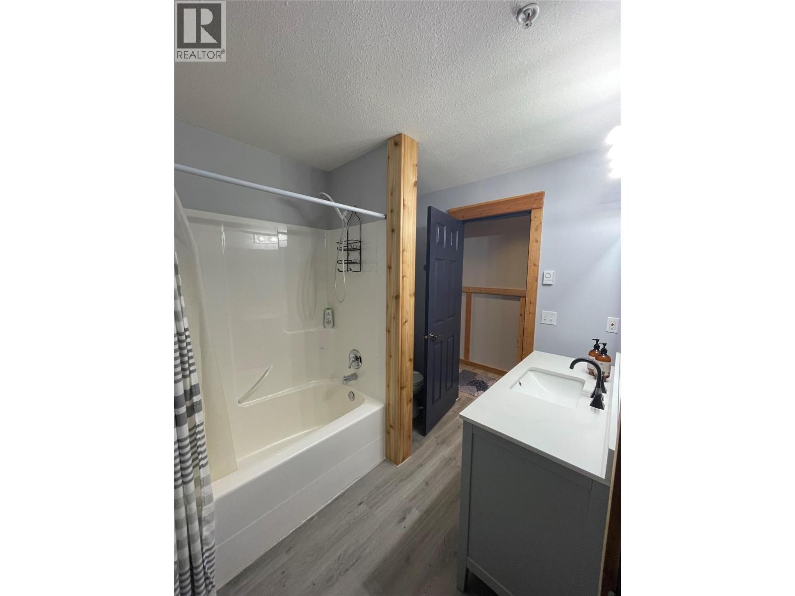 4809 Snow Pines Road Unit# D, Big White