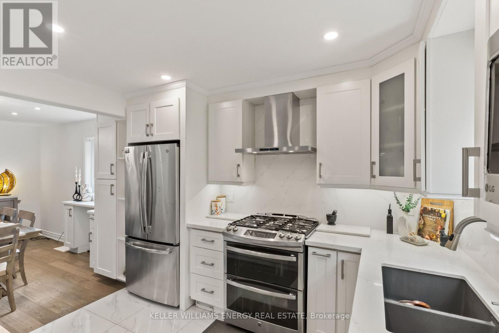 19 FARNCOMB CRESCENT - 14
