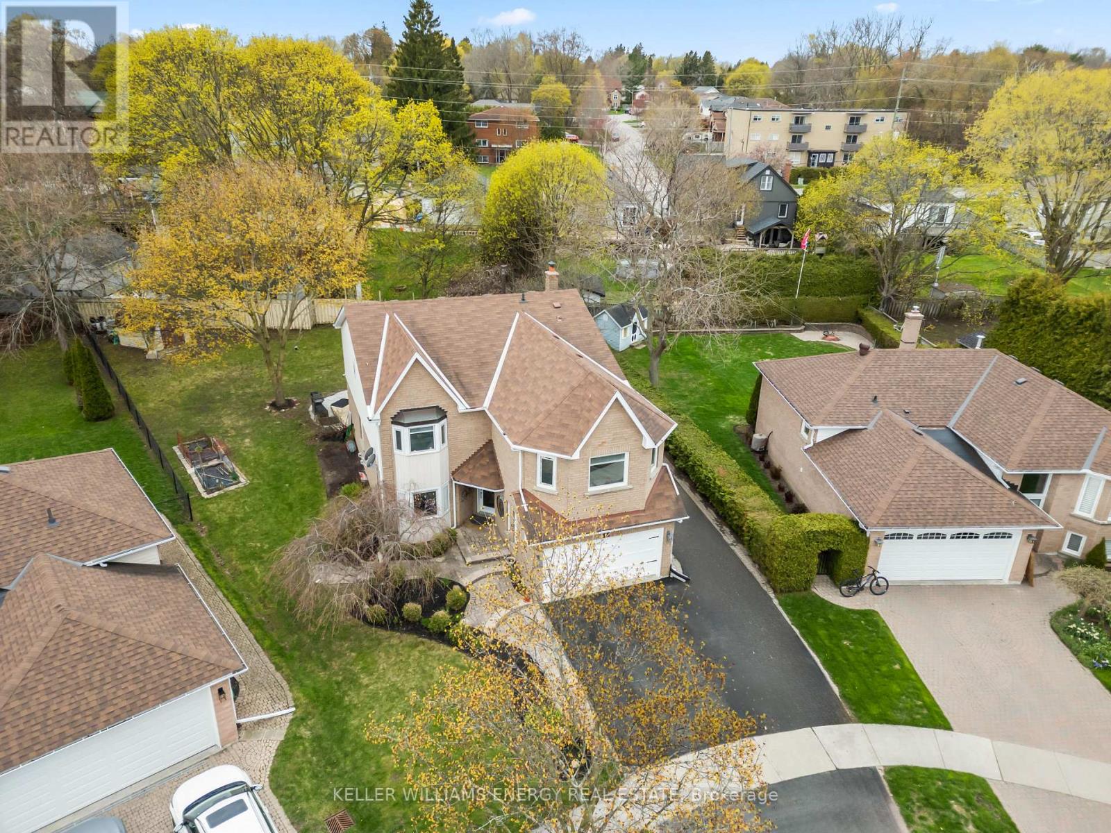 19 FARNCOMB CRESCENT - Image 2
