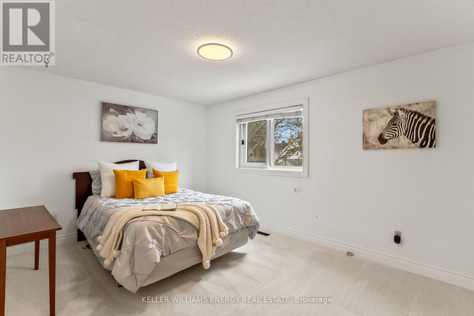 19 FARNCOMB CRESCENT - 31