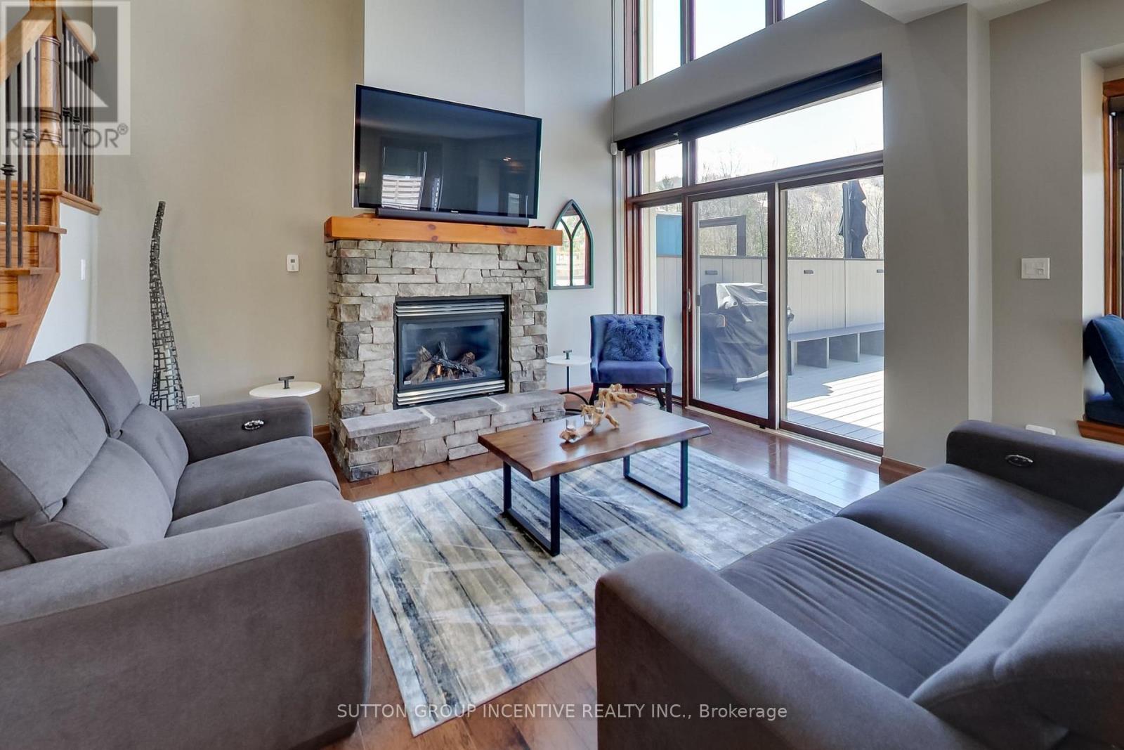 #20 224 BLUESKI GEORGE CRESCENT - 11