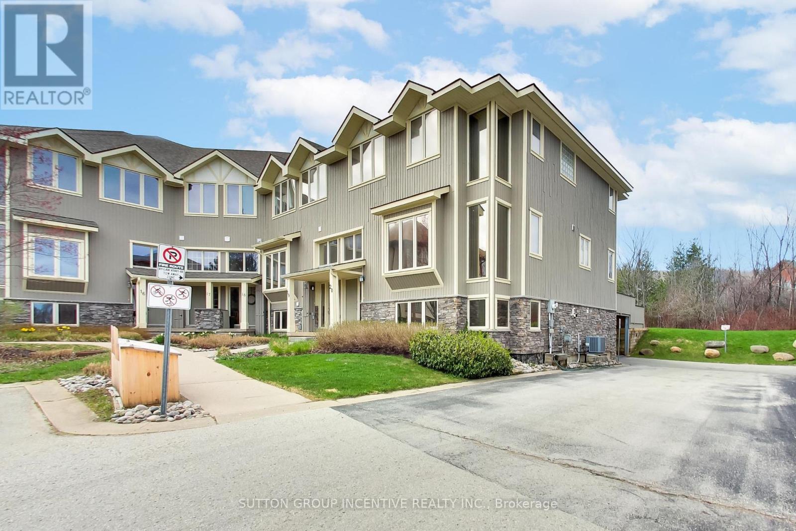#20 224 BLUESKI GEORGE CRESCENT - 2