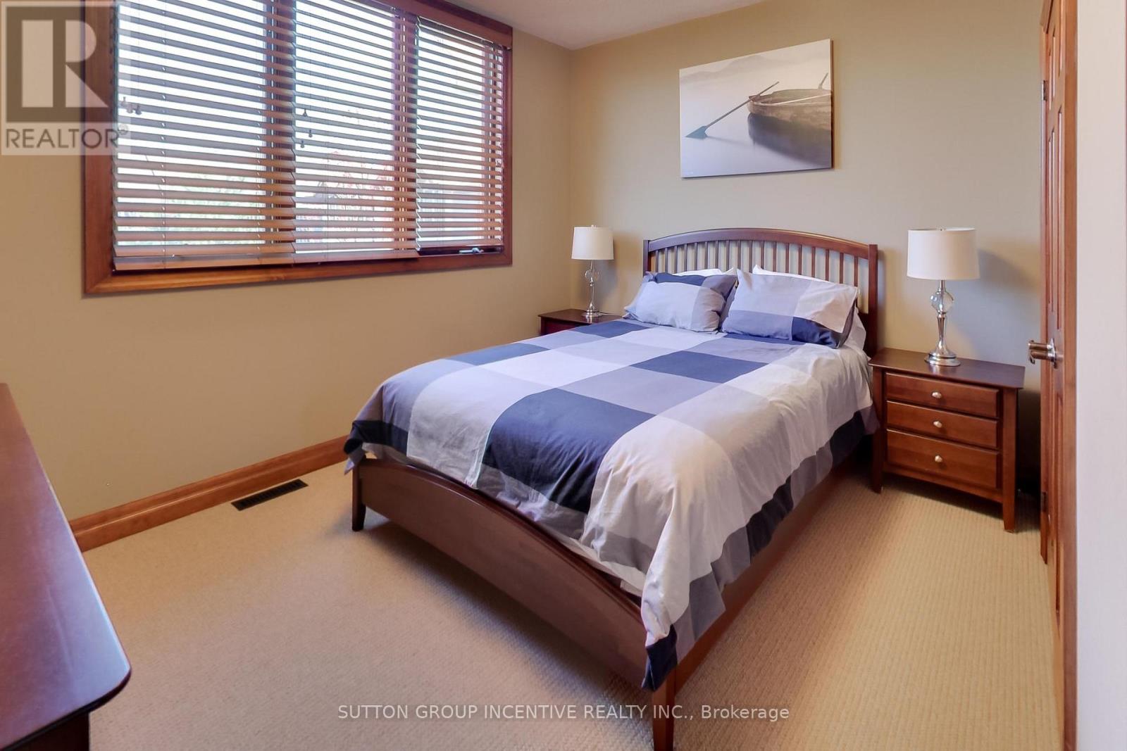 #20 224 BLUESKI GEORGE CRESCENT - 23