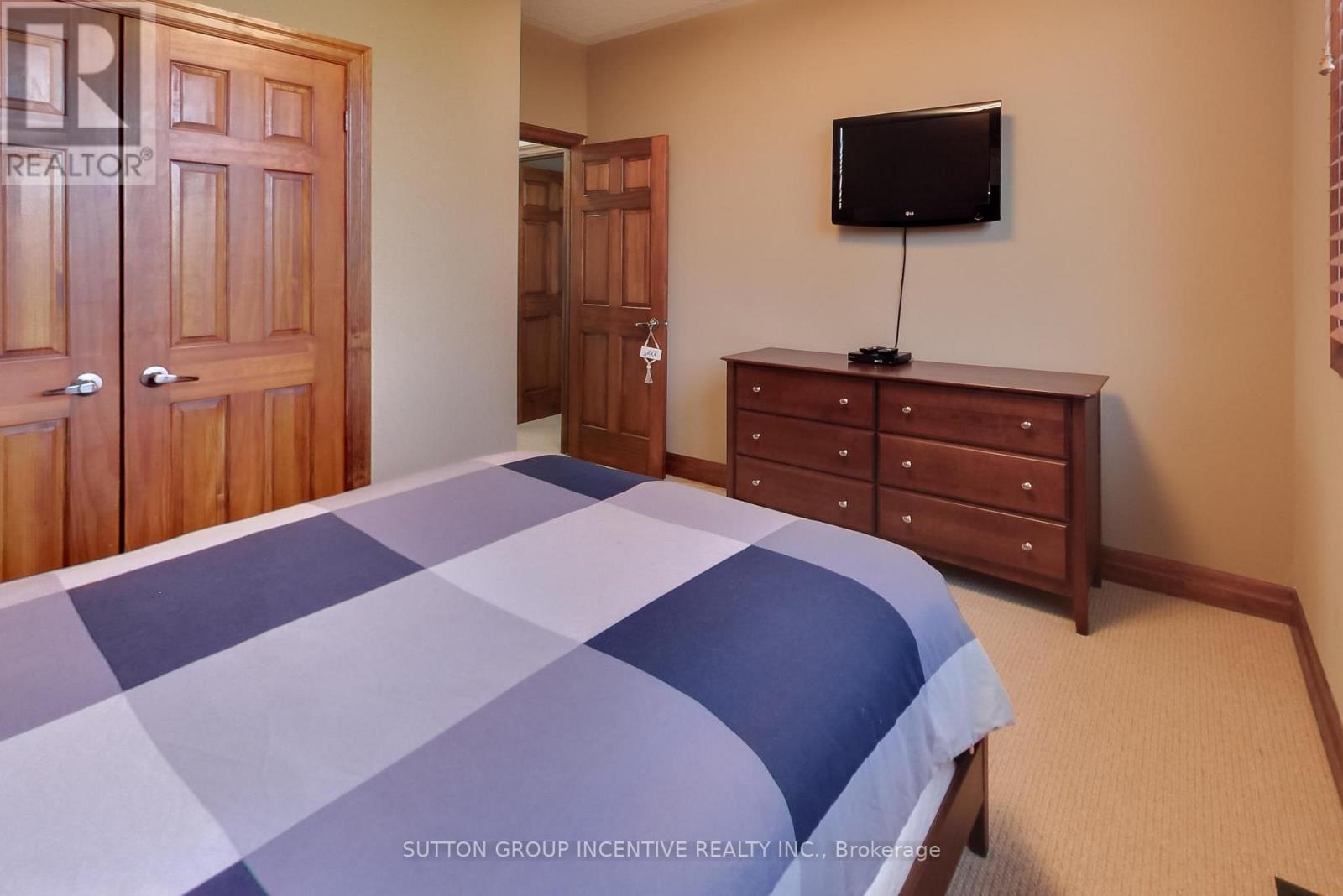 #20 224 BLUESKI GEORGE CRESCENT - 24