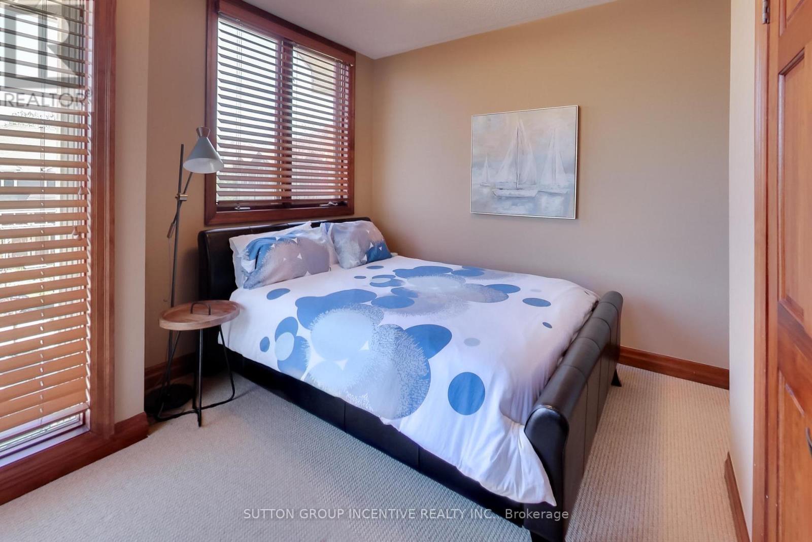 #20 224 BLUESKI GEORGE CRESCENT - 25