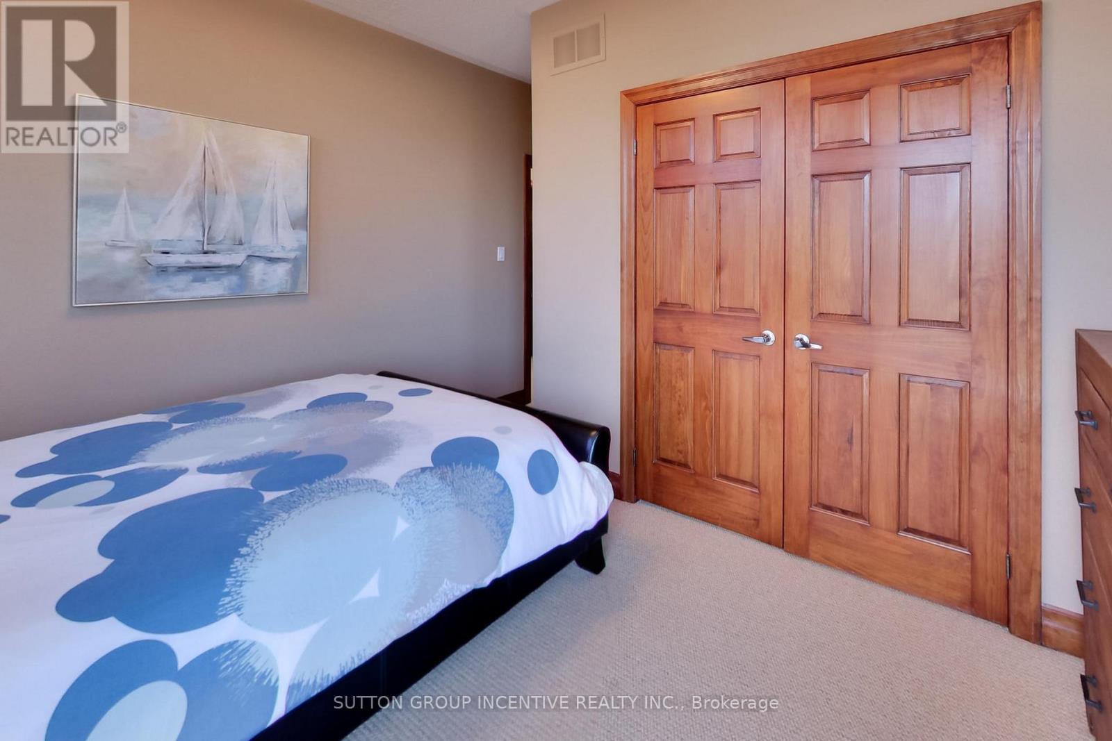 #20 224 BLUESKI GEORGE CRESCENT - 26