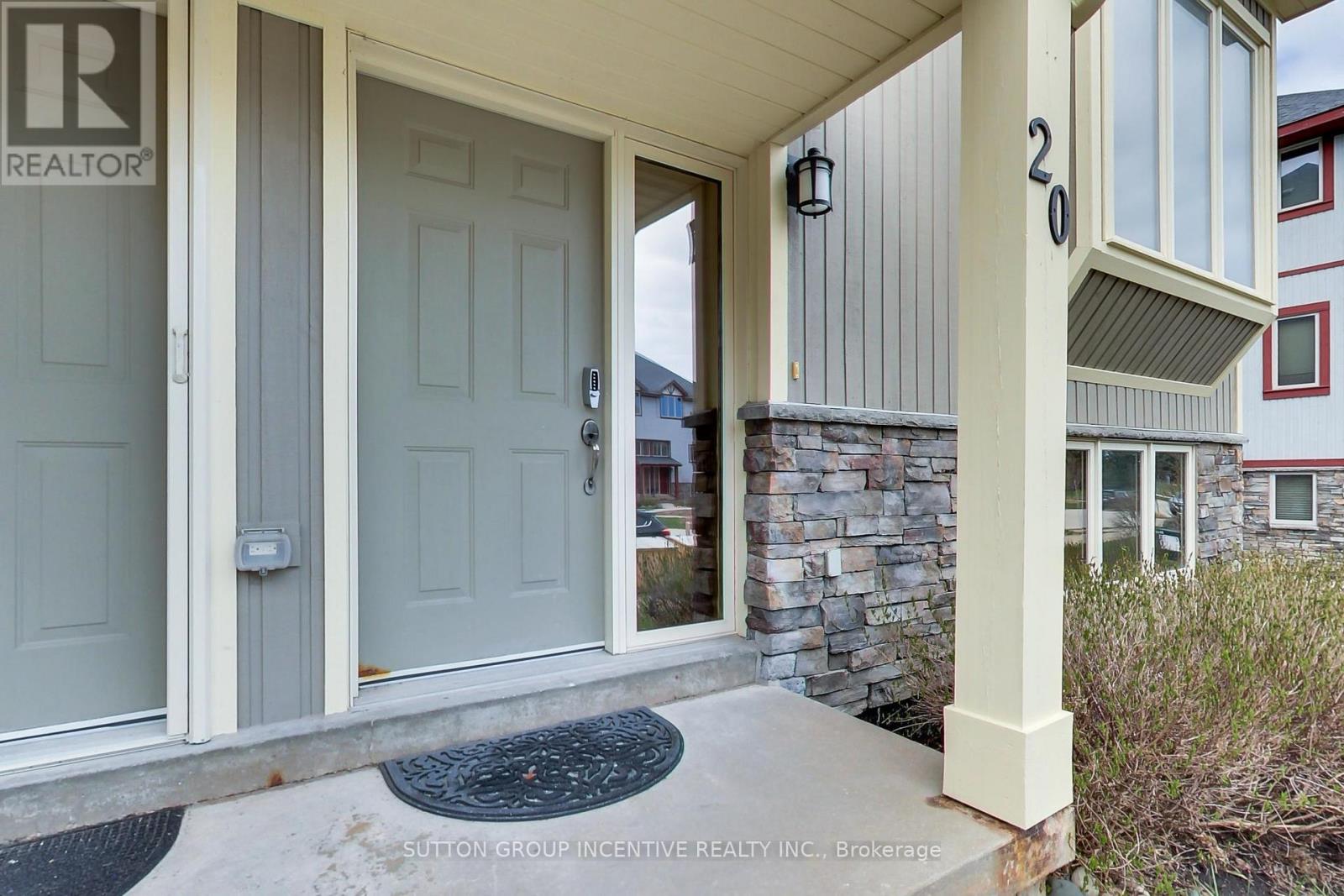 #20 224 BLUESKI GEORGE CRESCENT - 3