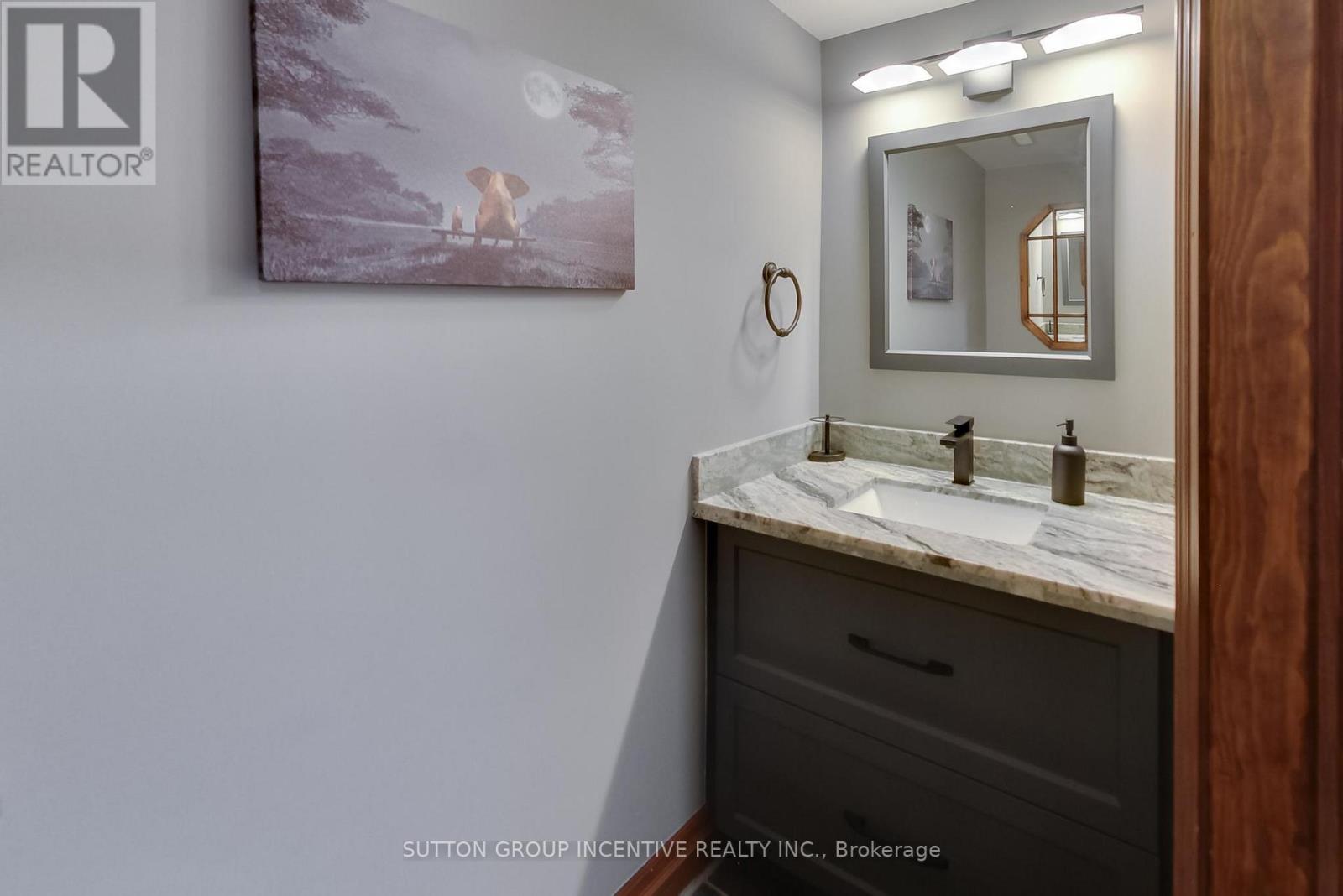 #20 224 BLUESKI GEORGE CRESCENT - 32
