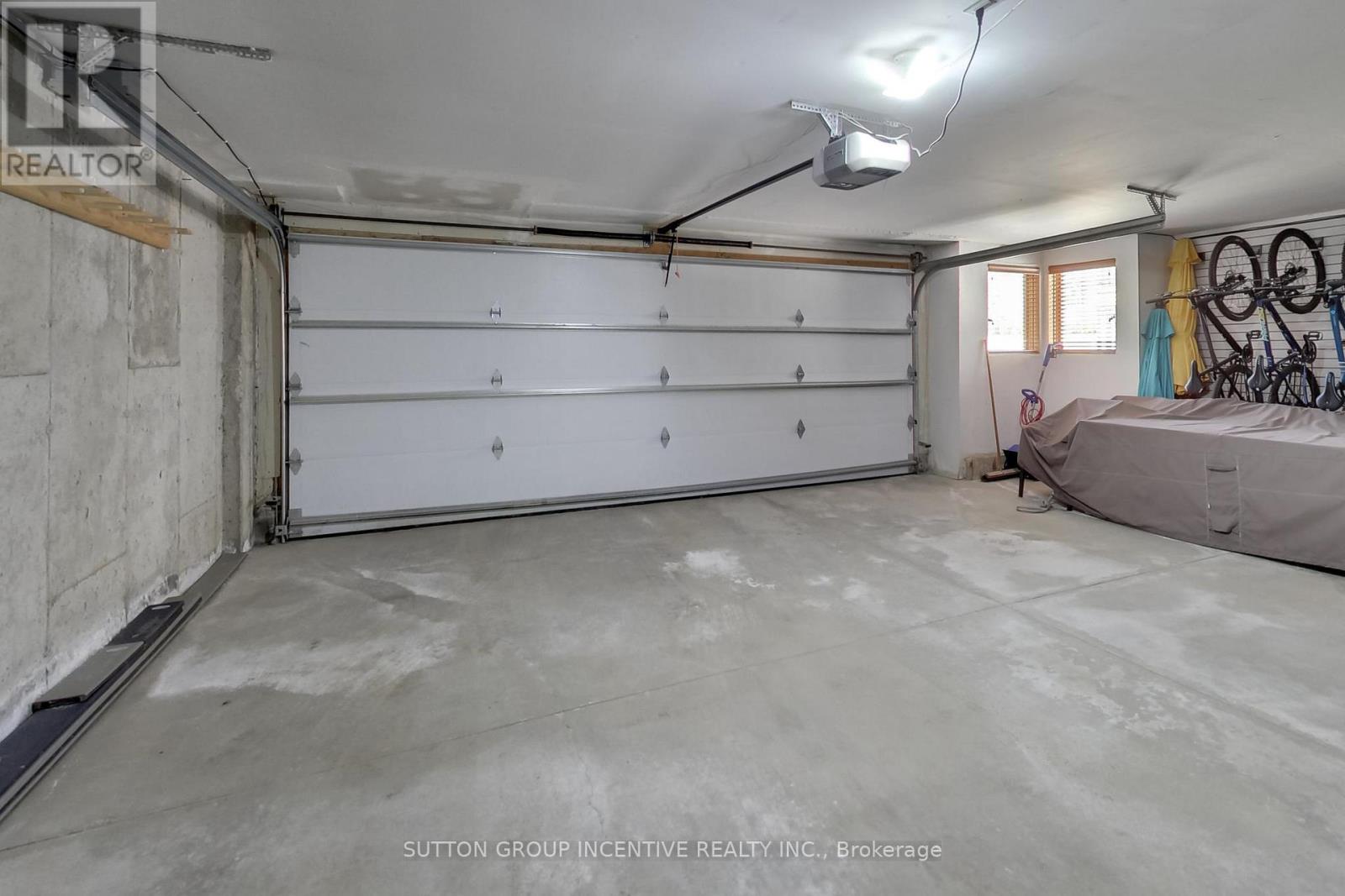 #20 224 BLUESKI GEORGE CRESCENT - 38