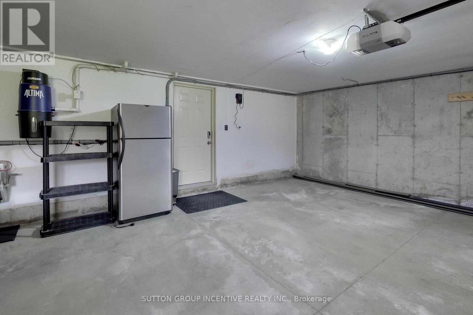 #20 224 BLUESKI GEORGE CRESCENT - 39