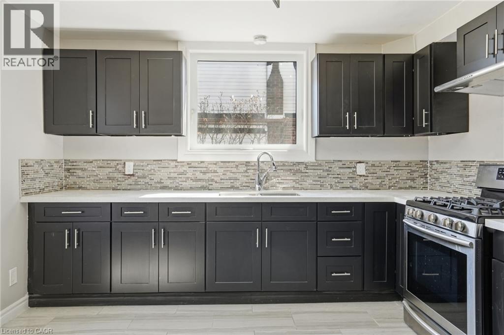 687 UPPER JAMES Street - 11