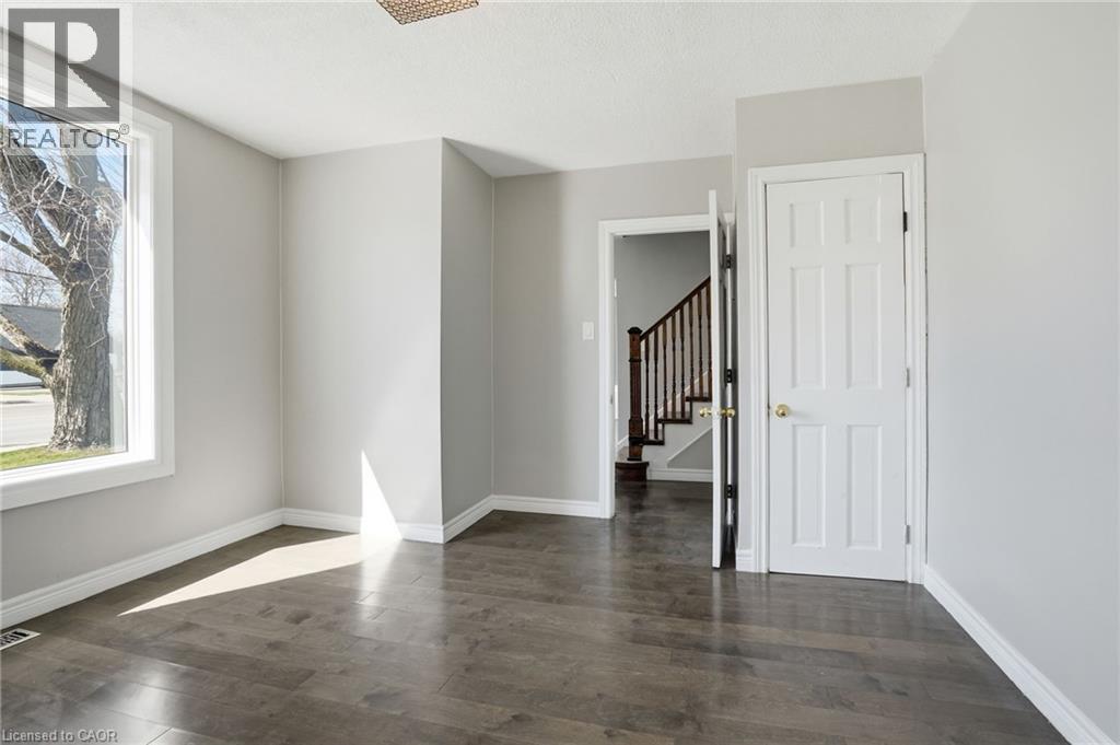 687 UPPER JAMES Street - 15